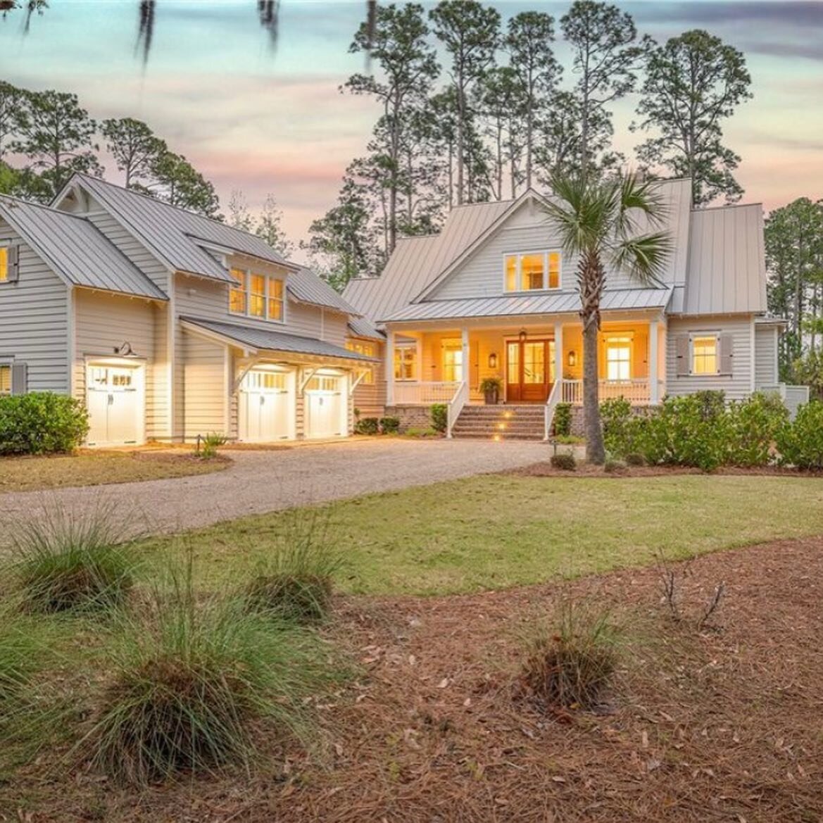 We are kick-starting a brand new week with some beautiful low country home inspo ✨

You had me at hello 👋🏼 That front porch is calling me home 💙 Swipe through to tour and comment below your favorite space 🫶🏼 This home currently listed by Charter